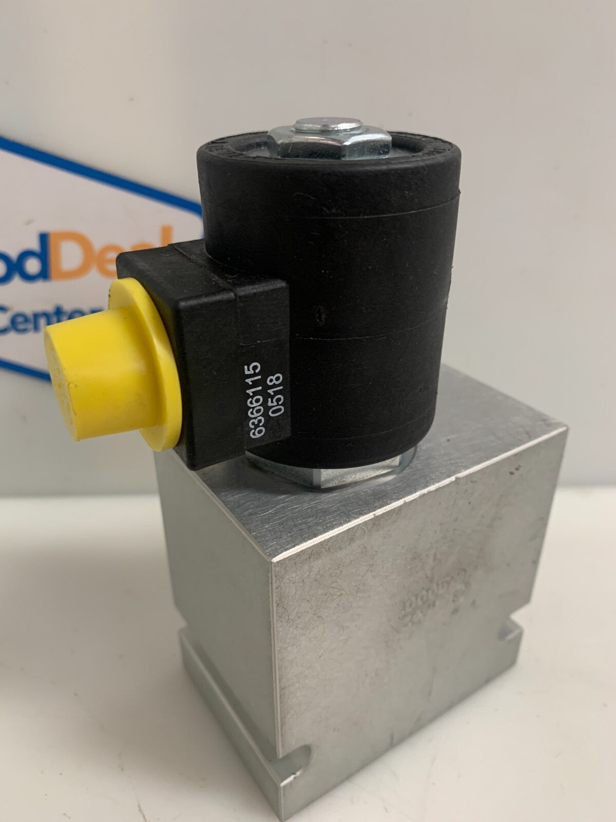 HYDRAFORCE SOLENOID HYDRAULIC VALVE 6366115 0518 1000 573 20/48 SV12-2-10T-N-115
