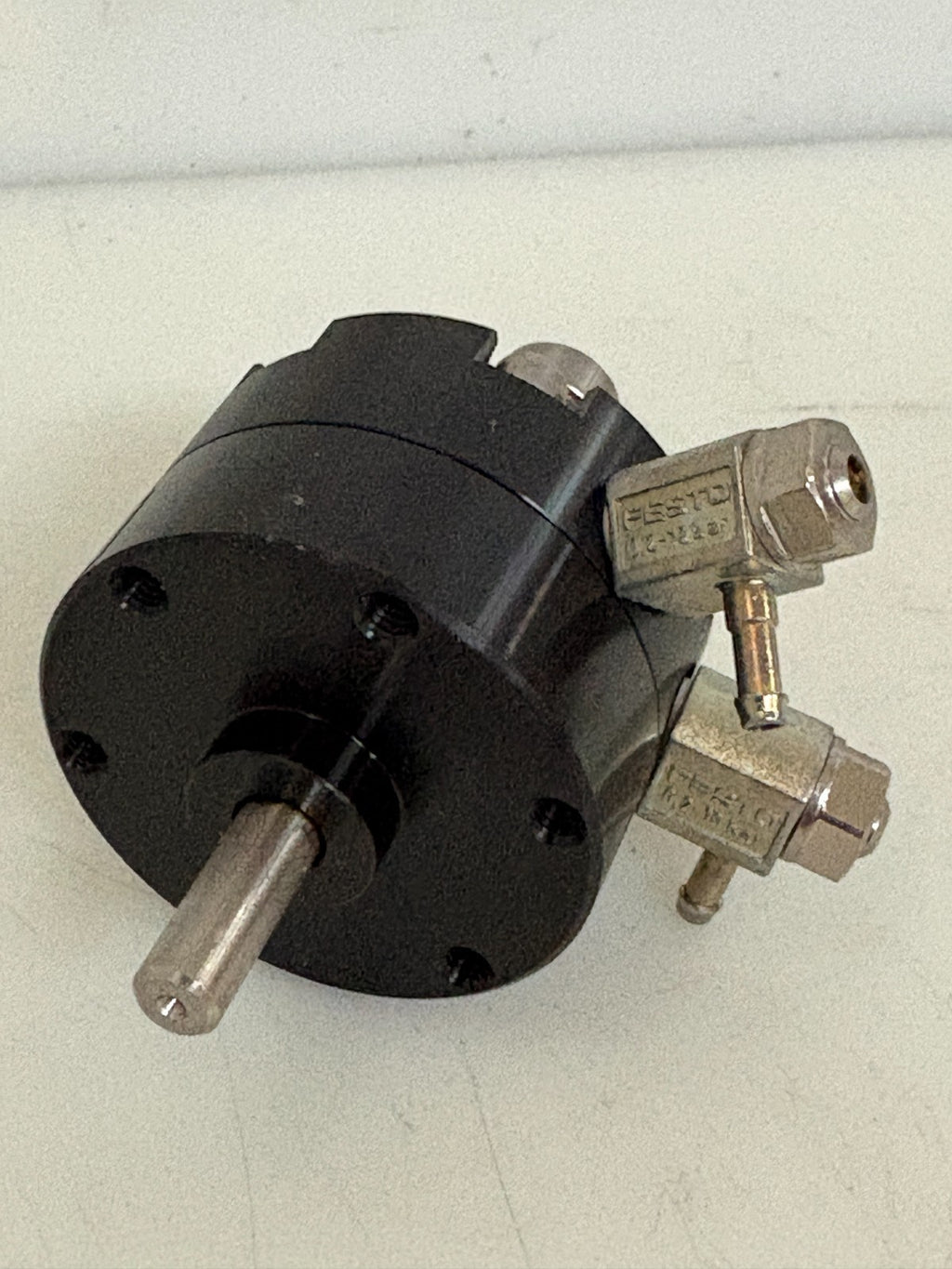 SMC ROTARY SWING CYLINDER CRB1BW20-180S W/FITTINGS1