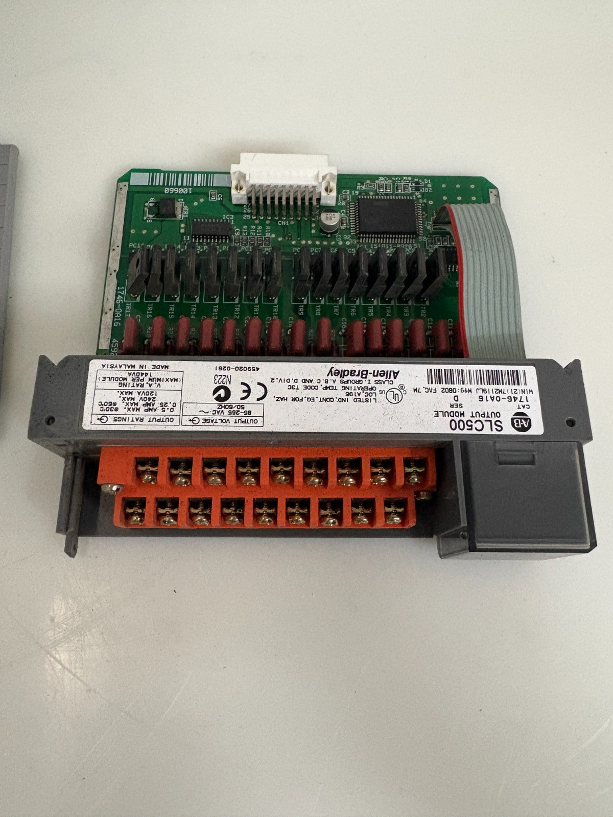 ALLEN BRADLEY OUTPUT MODULE 1746-0A16 SER D