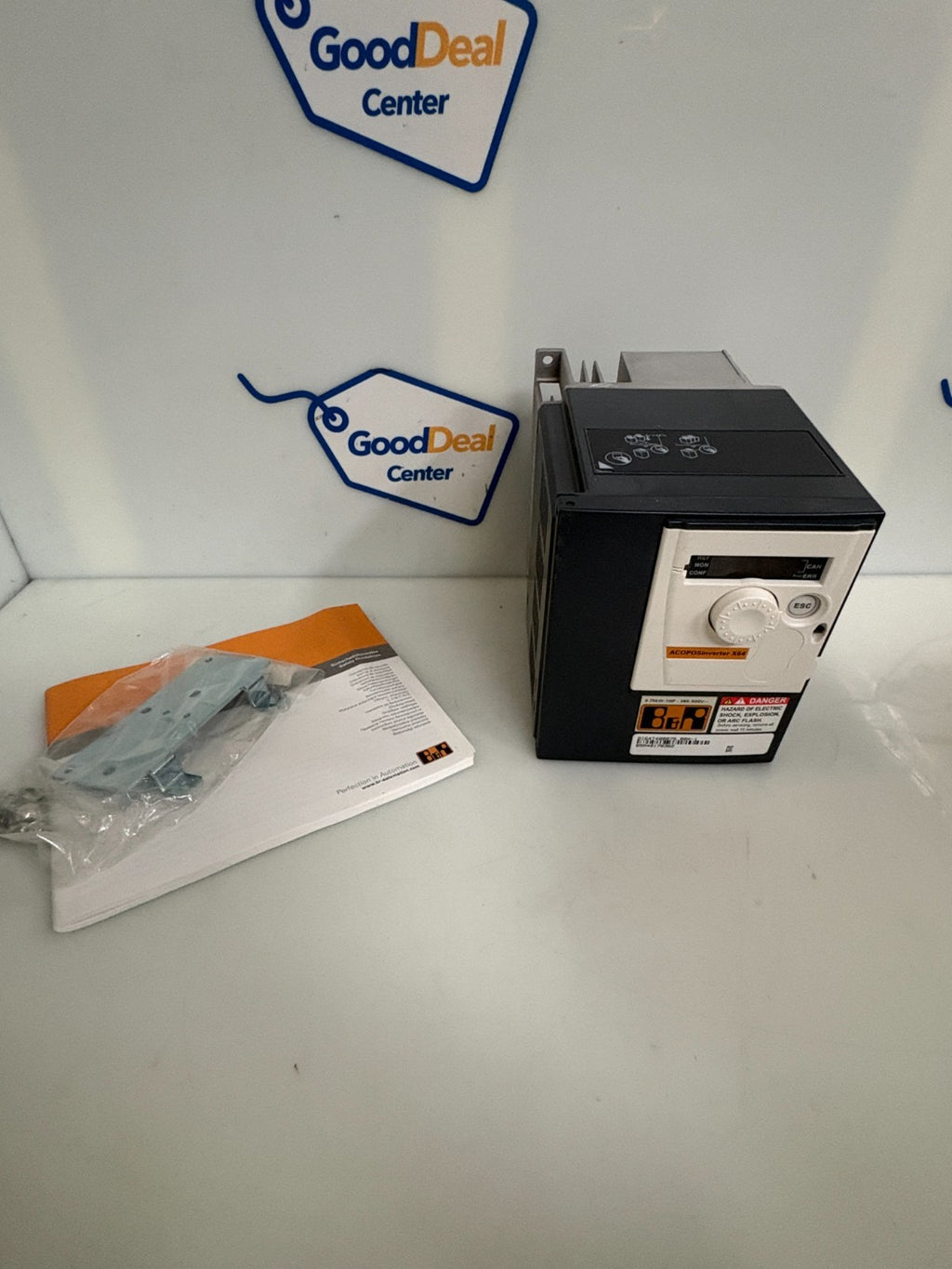 B & R AC DRIVE 1HP 8I64T400075.000-10
